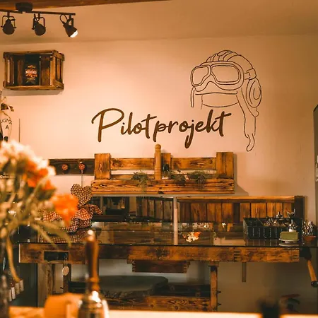 Vakantiehuis Am Flugplatz, Umgeben Von *